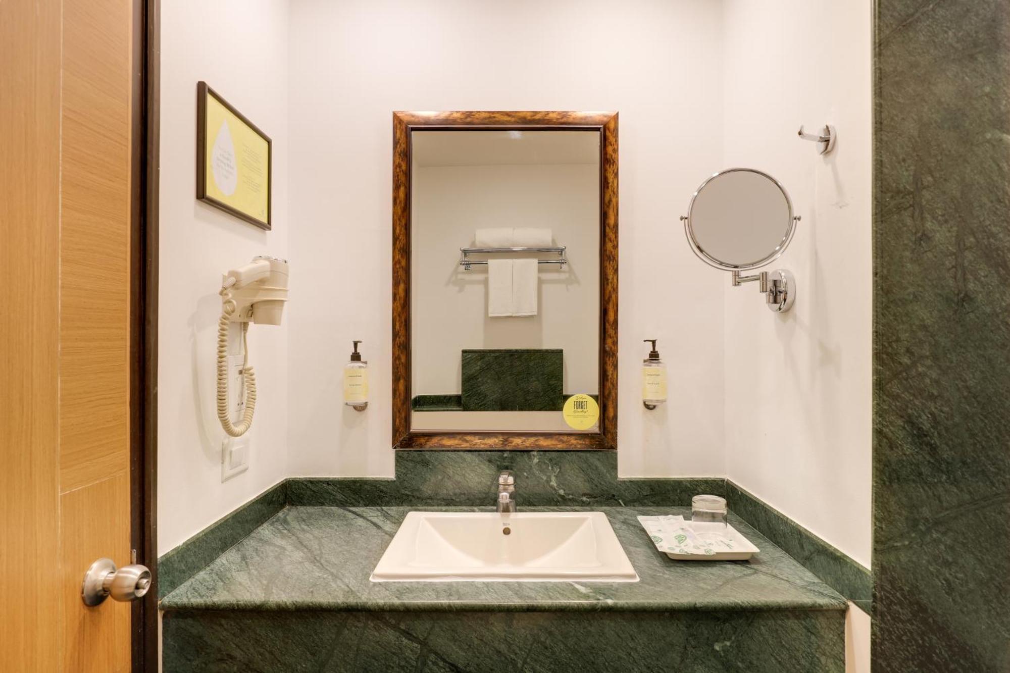 Lemon Tree Hotel Chandīgarh Eksteriør billede